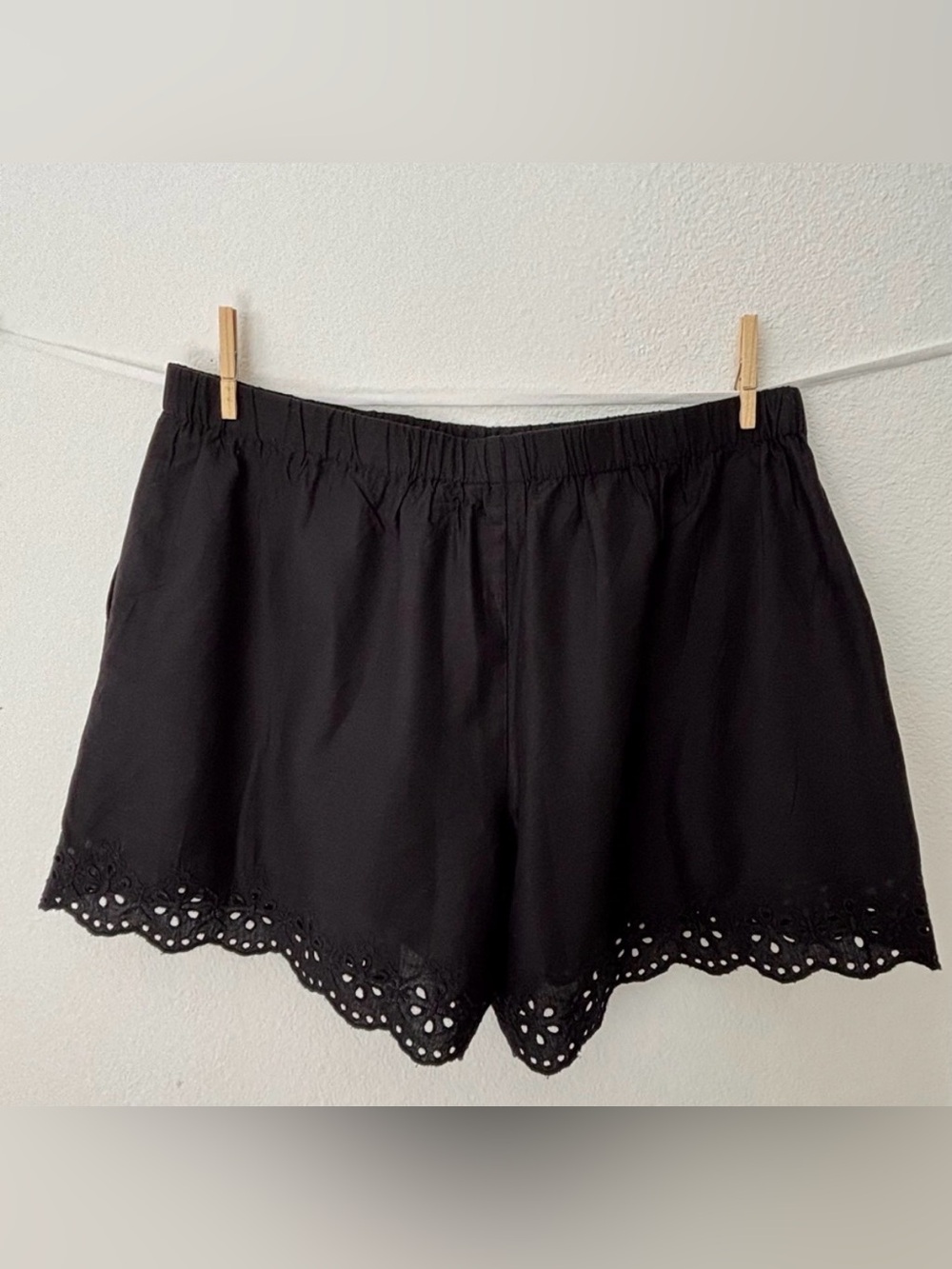 Gap Eyelet Shorts NWT Black Relaxed Fit Pull-On Style Pockets Lined L